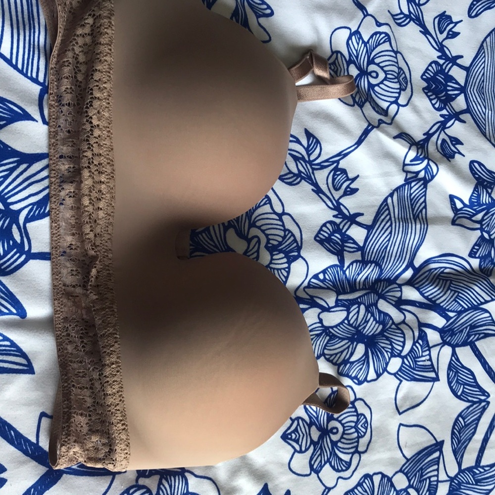 Victoria’s Secret wireless t-shirt bra